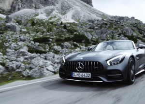Němci odhalili nový Mercedes-AMG GT C Roadster. Tohle se jim neskutečně povedlo!