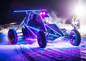 Dva finští kaskadéři si dali závody na sněhu. Jedno z nejhezčích videí, co jste kdy viděli!