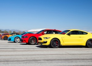 Postavili nejdražší a nejrychlejší auta proti sobě, aby zjistili, co je nejrychlejší. Tenhle závod má opravdu šťávu!