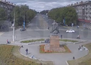 Tohle se může stát, když si nevšimnete kruhového objezdu. Šílené!