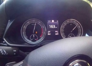 Takhle zrychluje nejrychlejší varianta nového Superbu. Na koncern dost dobré!