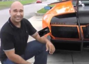 Američan celý život snil o Lamborghini. Rozhodl se vytvořit perfektní repliku!