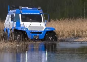 Tato bestie se nezalekne žádného terénu. Pojem off-road dostal úplně nový význam!