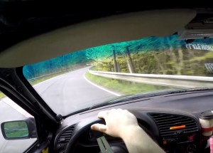 Tenhle český mladík to se svým BMW vážně umí! Podívejte se na ty nejbláznivější momenty.