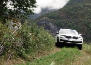 Český obojživelník řádí v terénu. To je Škoda KODIAQ!
