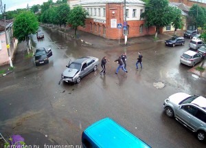 Nejdřív pěsti, potom papírování! Takto diplomaticky se řeší bouračky v Rusku.