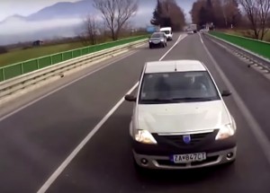 Nevysvětlitelná nehoda auta s kamiónem na Slovensku!