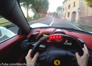 Krásná projížďka v Ferrari 458. Co může být lepšího?