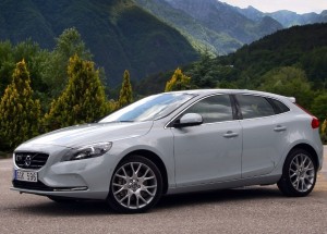 Takhle to vypadá, když nabourá nejbezpečnější auto světa. Své prvenství drží od roku 2012!