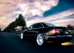 Tato Audi skrývá pod kapotou výkon větší než Bugatti Veyron. Její zrychlení nepochopíte!