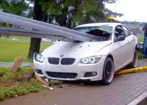 Sestřih nejšílenějších řidičů/idiotů v BMW. Tohle vám způsobí záchvat smíchu!