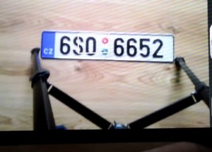 Jak funguje ilegální maskování symbolů na poznávací značce? Je to jednodušší, než jste si mysleli!