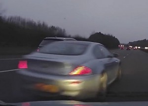 Magor v BMW M6 předvedl nejtěsnější předjetí, které jste kdy viděli. Tohle je už za hranicí extrému!