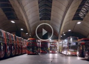 Noční úkryty fenomenálních doubledeckerů. Nutno vidět na vlastní oči!