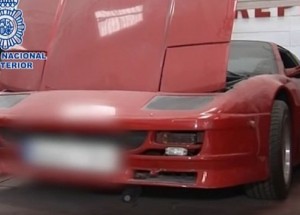 Dílna, která si tajně vyráběla vlastní Ferrari a Lamborghini