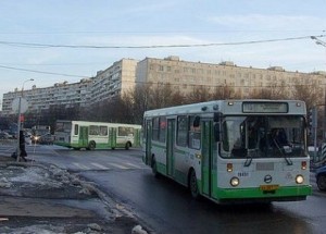 Autobusák z Ruska se s beozhlednými řidiči rozhodně nepáře