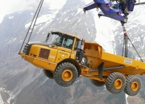 Sestřih nejšílenějších havárek vozů těžké techniky. Tady chyby přijdou hodně draho!