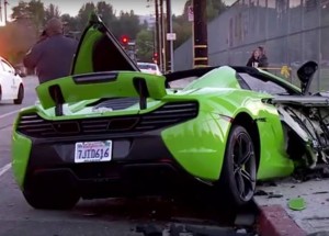 Takhle to dopadá, když máte víc peněz než rozumu. Aneb sestřih bláznů v superautech!