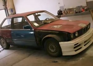 Koupil staré BMW a pustil se do práce. Až uvidíte výsledek, budete sbírat bradu ze země!