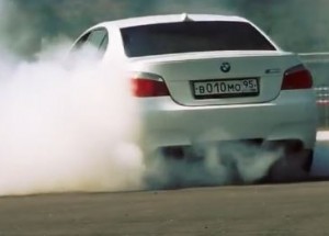 Driftování s dvojicí BMW