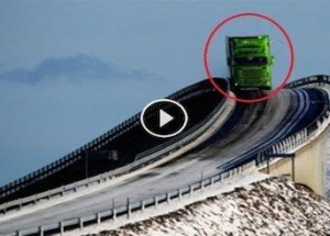 Nejnebezpečnější dálnice na světě. Až uvidíte záběry z auta, převrátí se vám žaludek!