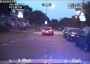 V této drsné policejní honičce zvítězili lupiči. Koukněte se, jak úspěšně ujeli s Audi RS6!