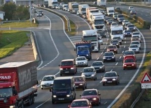 Jak vlastně vznikají zácpy na silnicích?