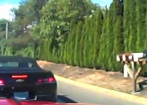 Vybržďování řidičem Chevroletu - vzápětí potrestané instantí karmou!