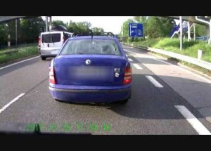 Řidič Škodovky vybrzdil autobus MHD! Co následovalo?