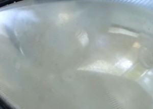 Jednoduchý návod, jak vyčistit zašlá světla