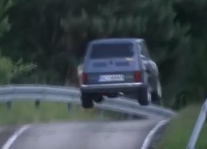 Sestřih těch nejlepších a nejšílenějších "sleeperů" na světě. Supersportům ukazují zadní světla!