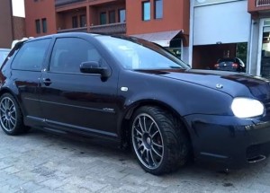 Upráva VW Golfa, která z něj udělala slušné dělo