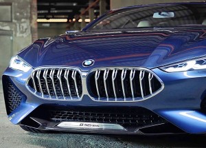 Podívejte se na nové BMW řady 8. Hodilo by se do další Bondovky!
