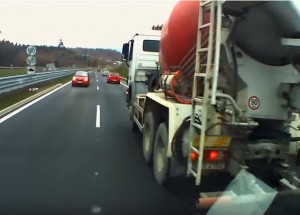 Důchodce zvládl bez nehody projet dálnici v protisměru