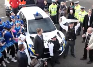 Policie ČR si slavnostně převzala rallye speciál. Jedná se o světový unikát, či recesi?