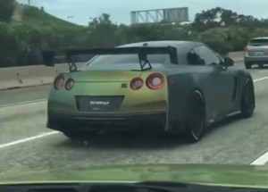 Jak to vypadá, když se vám zblázní dítě v autě?