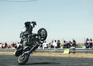 Nebezpečné kousky na motorce