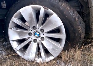 Řidič BMW selhal při driftu