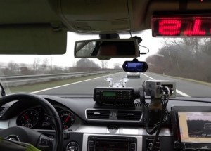 Jak vypadá směna českého policejního Passatu?