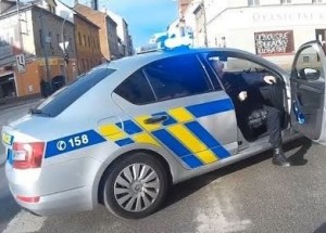 Drsné zastavení od PČR a nejen to