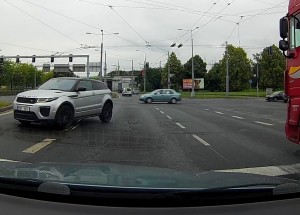 Mix všedních šíleností na českých silnicích