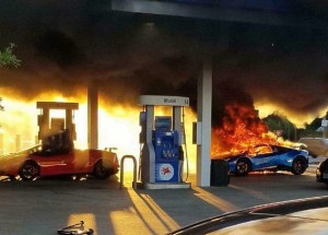 Shořelo mu Lamborghini na čerpací stanici jen kvůli hloupé chybě