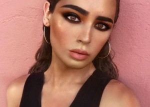 Máte rádi tajemství a překvapení? Tak sledujte, co se skrývá pod vrstvou make-upu!