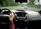 Je ve svém živlu, když řídí Ford Focus RS