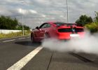 Podívejte se, jak Češi řádí s pěti set koňovým Mustangem. Ten zvuk je prostě dokonalý!