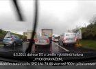 Řidič kamionu chtěl vychovávat auta na dálnici. Jak byste reagovali?