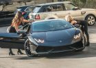 Objednali si obyčejný taxík, jenže přijelo Lamborghini Huracán
