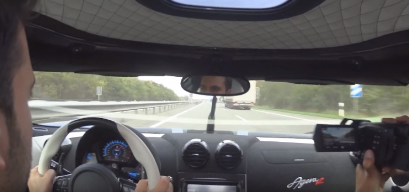 Takhle vypadá 340 km/h na dálnici z pohledu řidiče. Bude vám z toho zle!