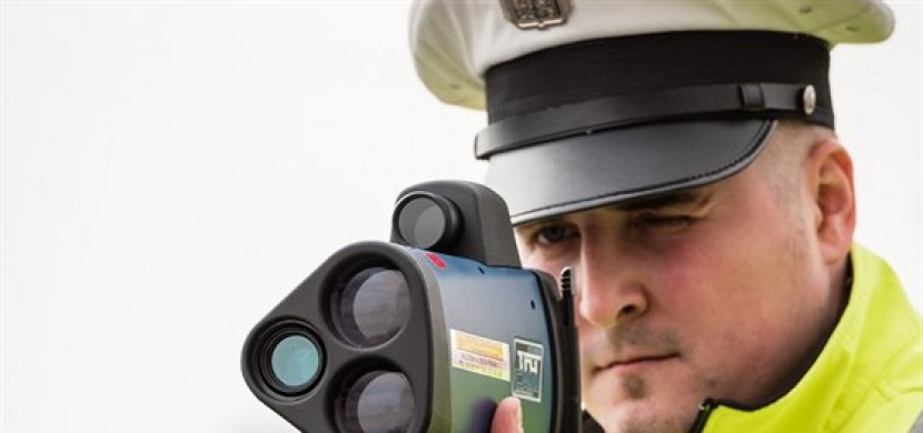 Mladík dostal mastnou pokutu za to, že označil policisty za šmouly