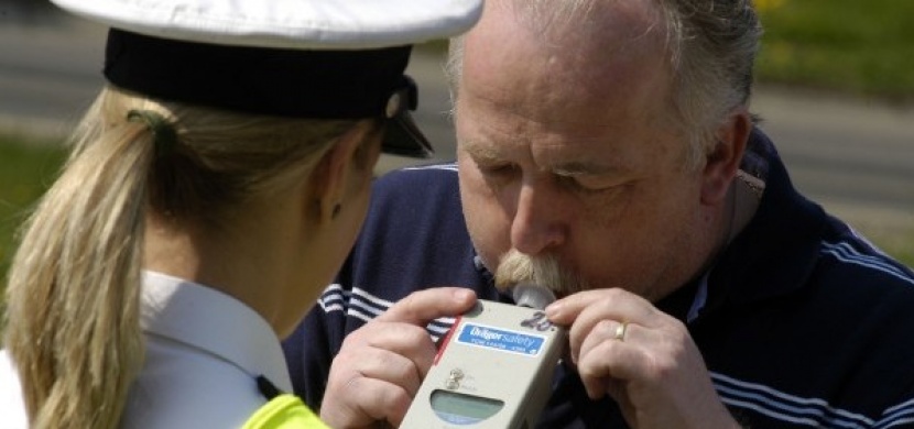 O Velikonocích budou opět posilněny policejní hlídky. Jak dlouho vydrží alkohol v krvi?